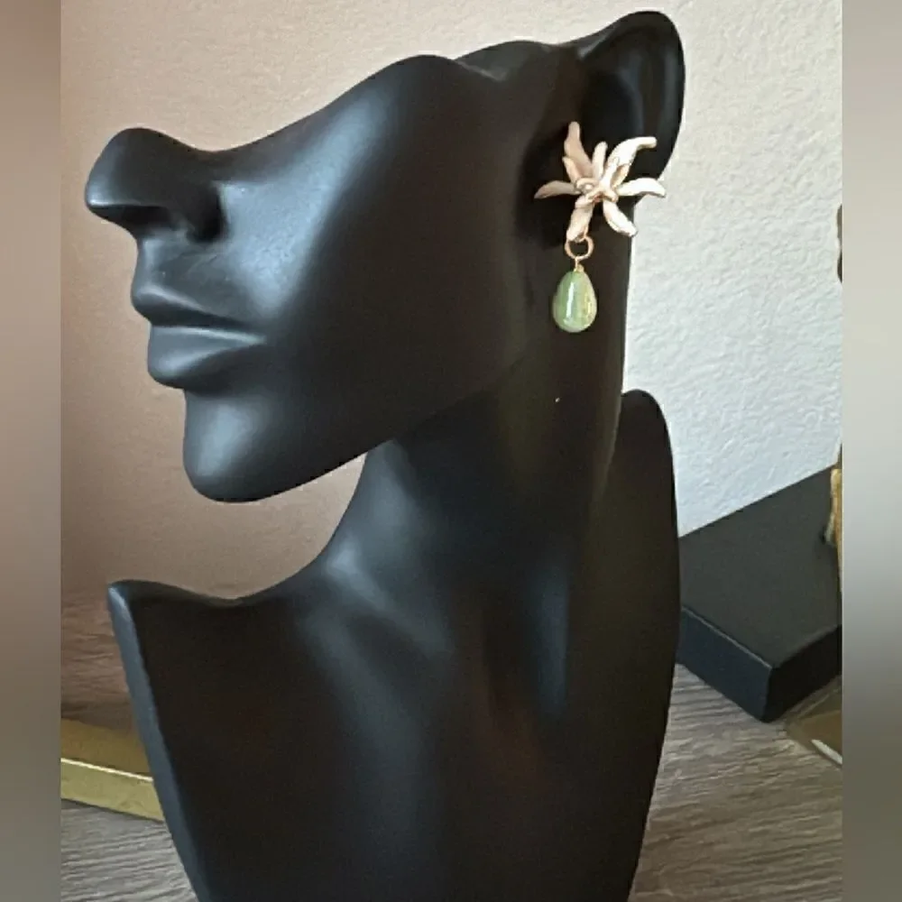 Flower drop earrings A457